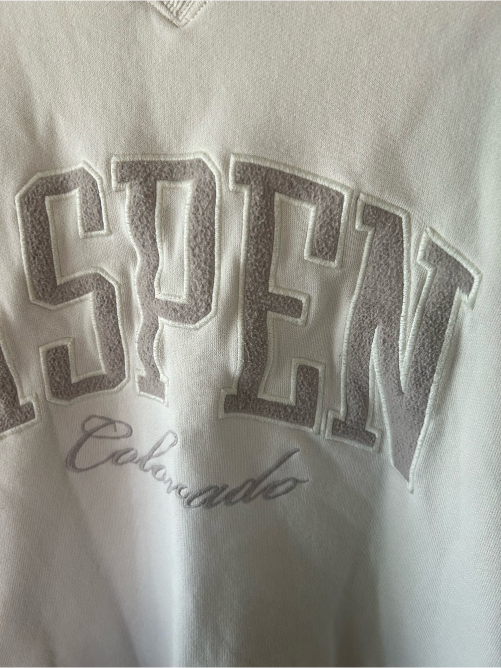 Hollister Cream Aspen Colorado V-Neck Sweatshirt - Picture 3 of 4